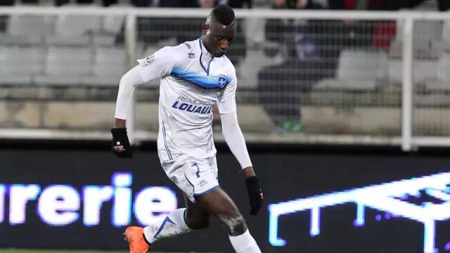  布雷斯特防守端集体低迷，客场大比分不敌领头羊  