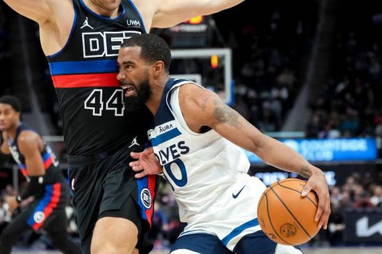  爱德华兹三分绝杀森林狼险胜活塞